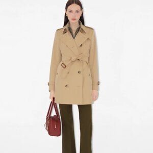 Burberry Short Chelsea Heritage Trench Coat